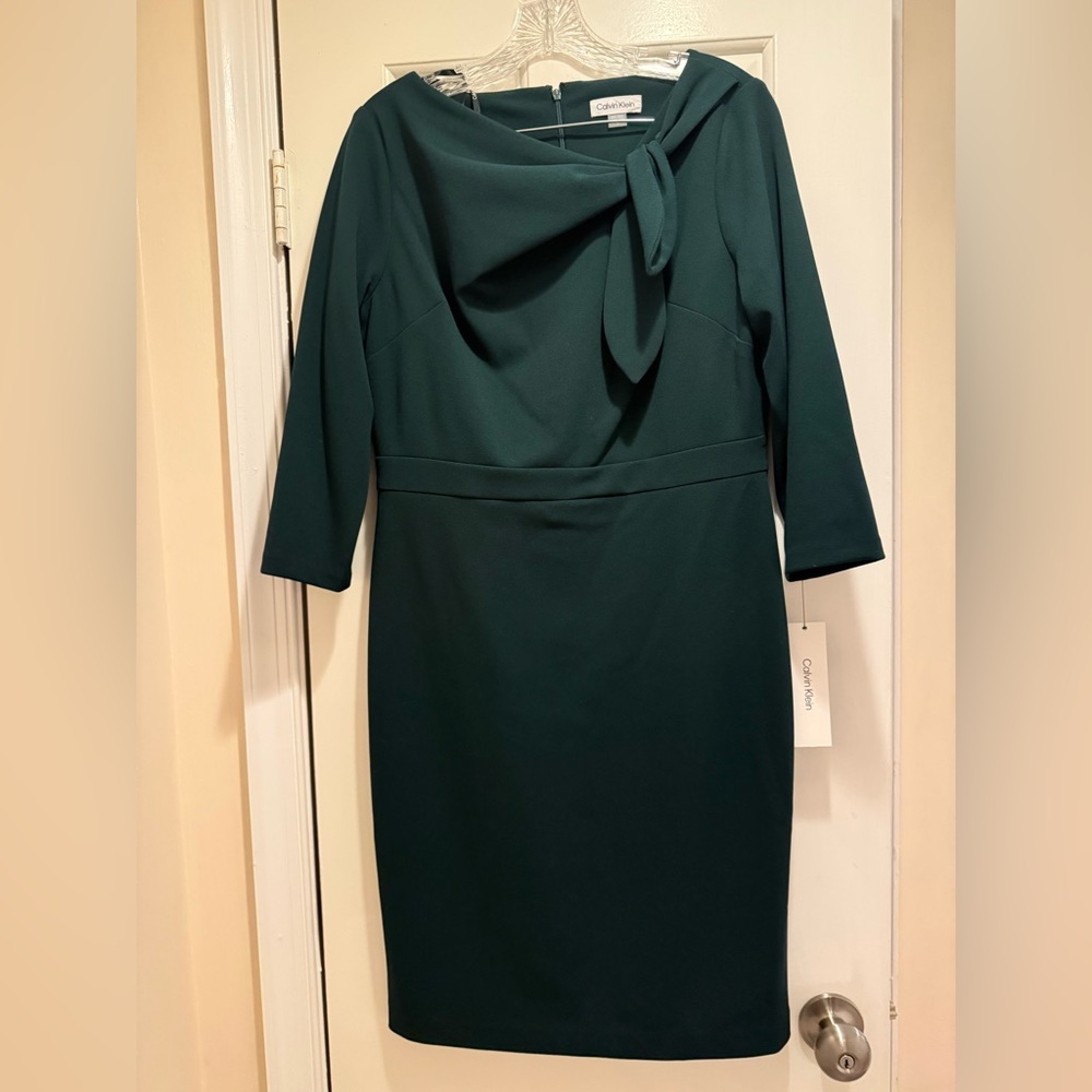 NWT Calvin Klein Emerald Long Sleeve Dress